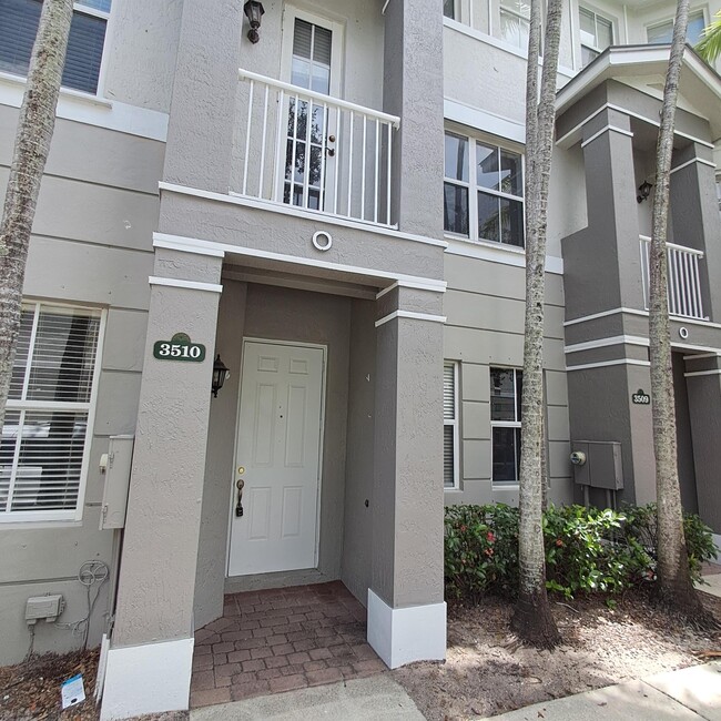 Building Photo - 3510 Shoma Dr