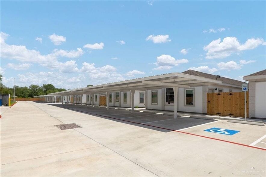 Primary Photo - 740 N Alamo Rd