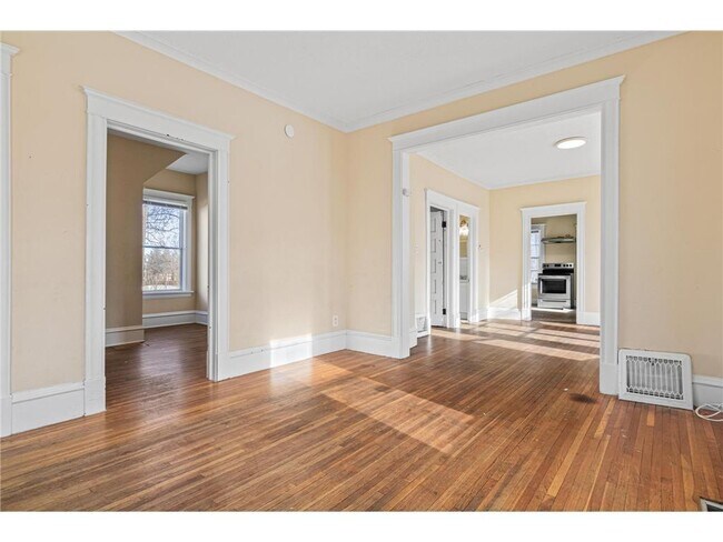 Foto del edificio - 2222 N Girard Ave