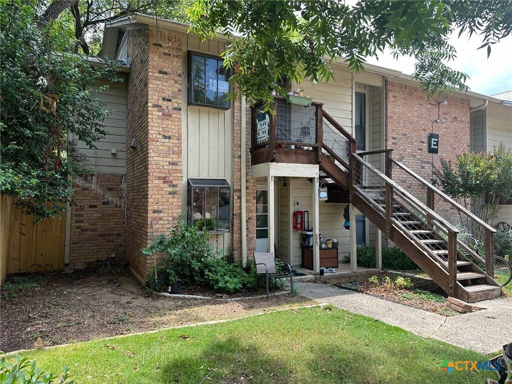 Primary Photo - 421 W San Antonio St