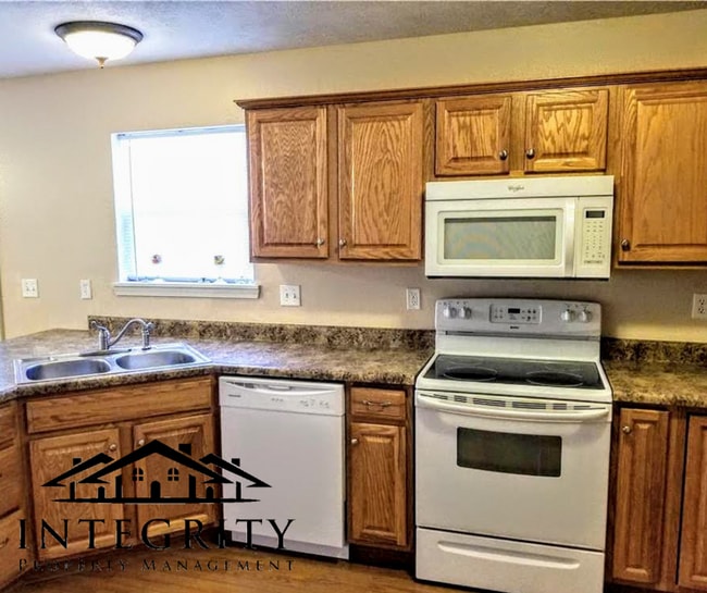 Building Photo - 21487 Risky Rd