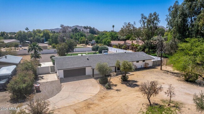 Foto del edificio - 11470 N 64th St