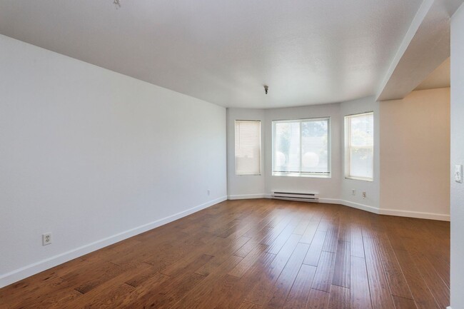 Building Photo - Spacious two bed condo with parking near W...