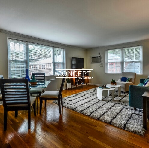 Building Photo - 15 Captain Parker Arms