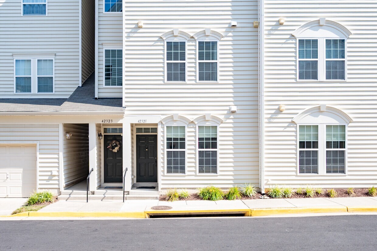 Front Exterior - 42321 San Juan Ter