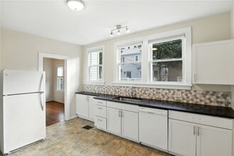 Building Photo - 297 Dartmouth St