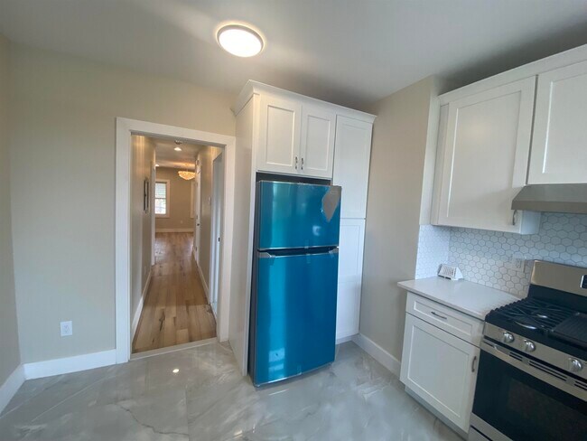 Foto del edificio - 275 AVENUE B Ave