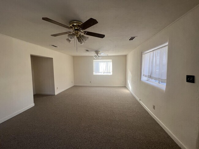 Foto del edificio - 416 Hudson Ave NW