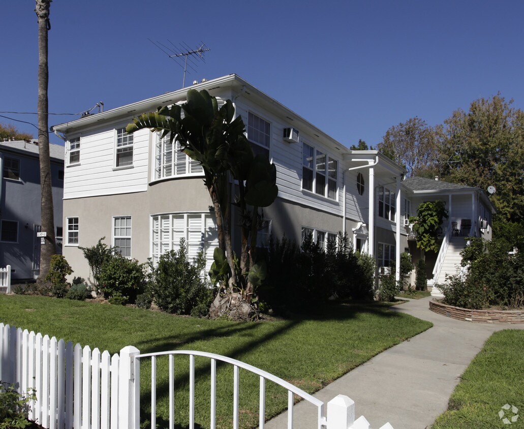 Primary Photo - 11147-11151 Acama St