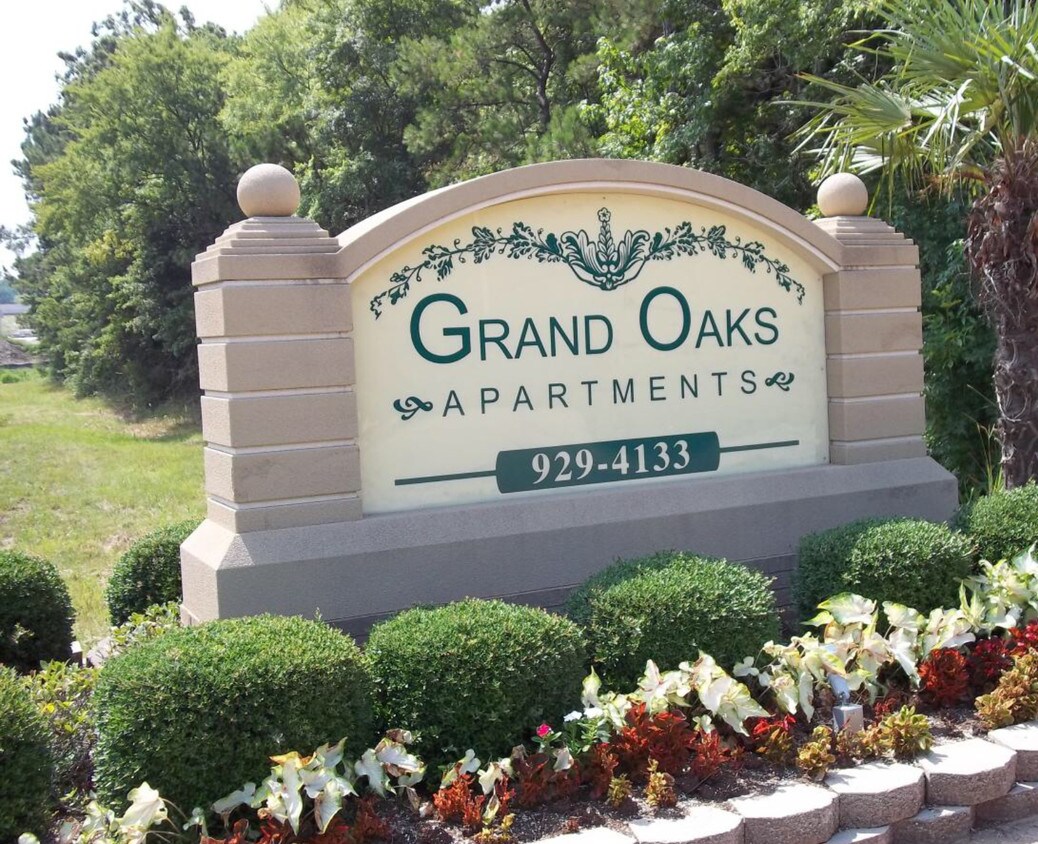 Grand Oaks Apartments 1601 N Forty Loop Shreveport, LA