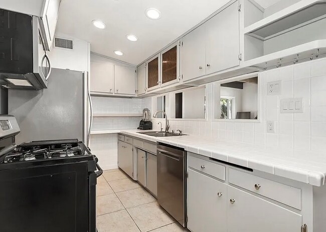 Foto del edificio - 1229 S Kilson Dr