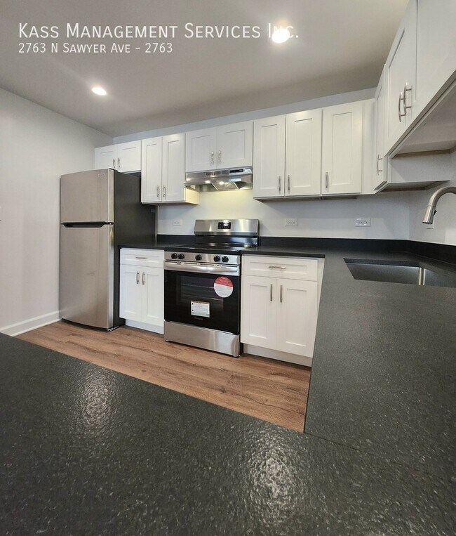 Foto del edificio - 2763 N Sawyer Ave