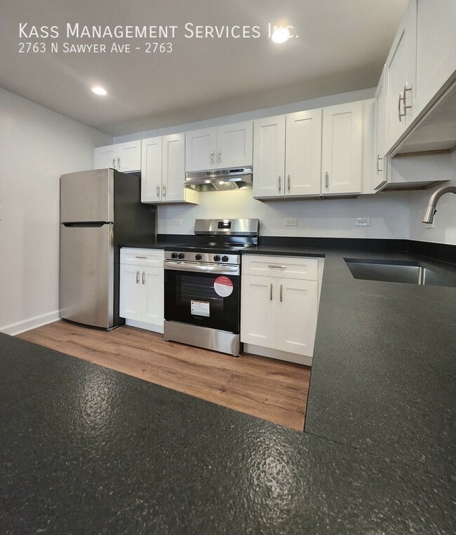Building Photo - 2763 N Sawyer Ave