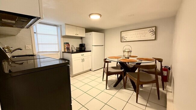 Foto del edificio - 165 Charger St