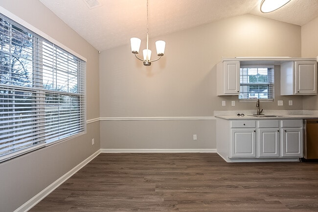 Building Photo - 127 Goldleaf Dr
