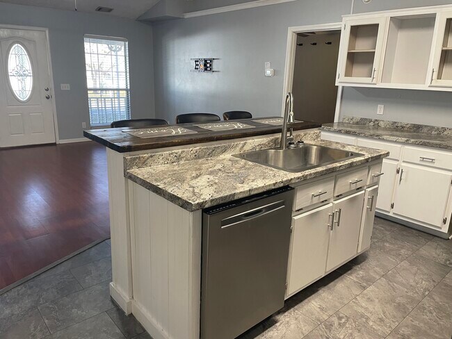 Foto del edificio - 301 E Cedar St