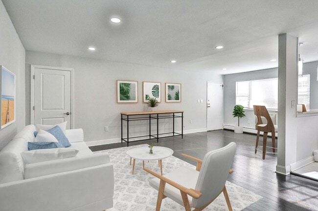 Living Area-Style A - Partridge Run Apartments