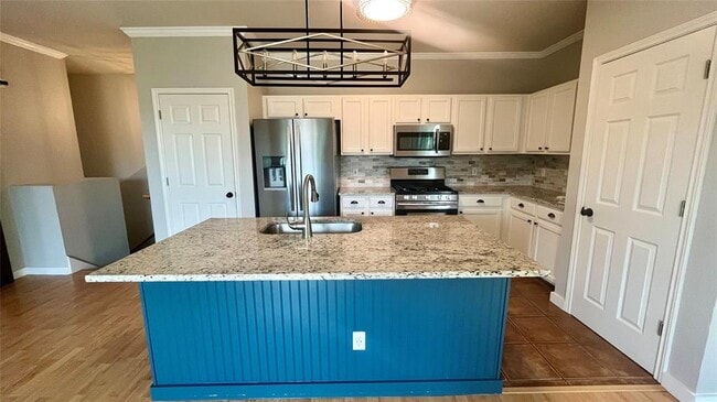 Building Photo - 7501 Shadowridge Run
