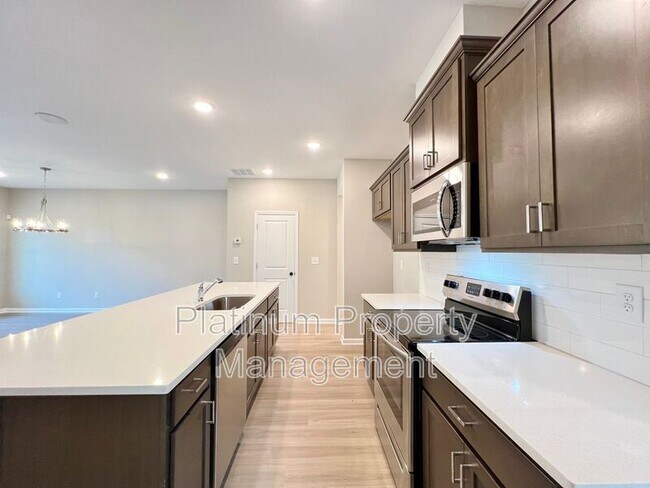 Foto del edificio - 1177 Lucan Ln