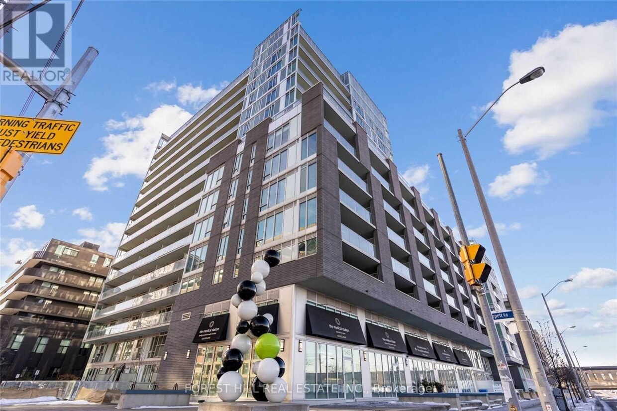 Photo principale - 555-E1555 Wilson Ave