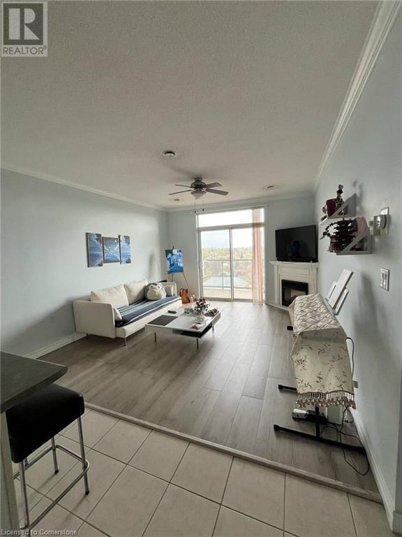 Photo principale - 353 Commissioners Rd W