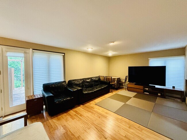 Foto del edificio - 7313 Brad St