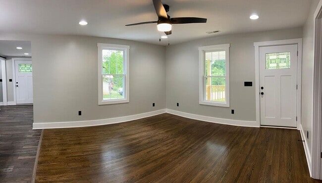 Building Photo - 420 Finley Rd