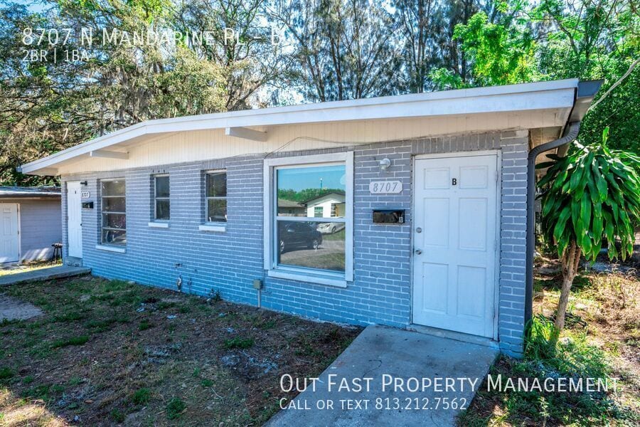 Primary Photo - 8707 N Mandarine Pl