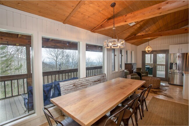 Foto del edificio - 128 Windy Knob Trail
