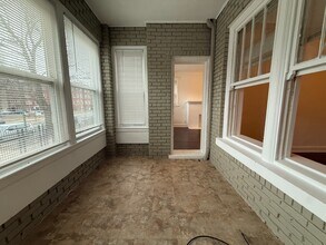 Building Photo - 7531 N Rogers Ave