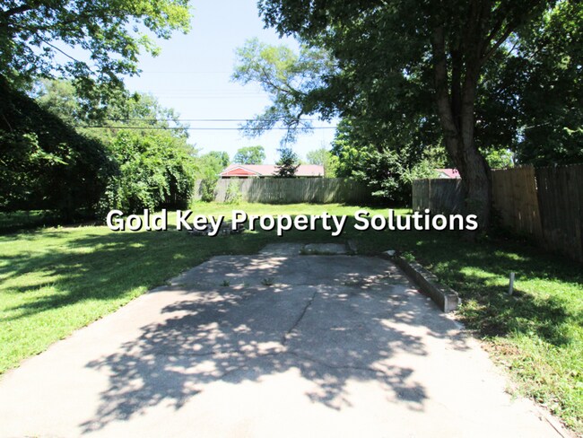 Foto del edificio - MUNCIE 3 BR 1 BA House with New Flooring and Paint (SECTION 8 APPROVED)