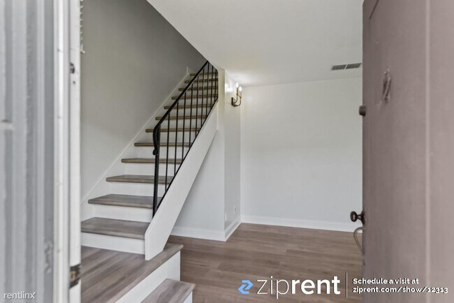 Building Photo - 3 br, 1.5 bath Townhome - 34584 Bluestone ...