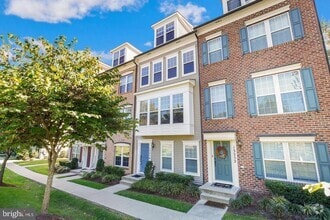 Building Photo - 13250 Shawnee Ln