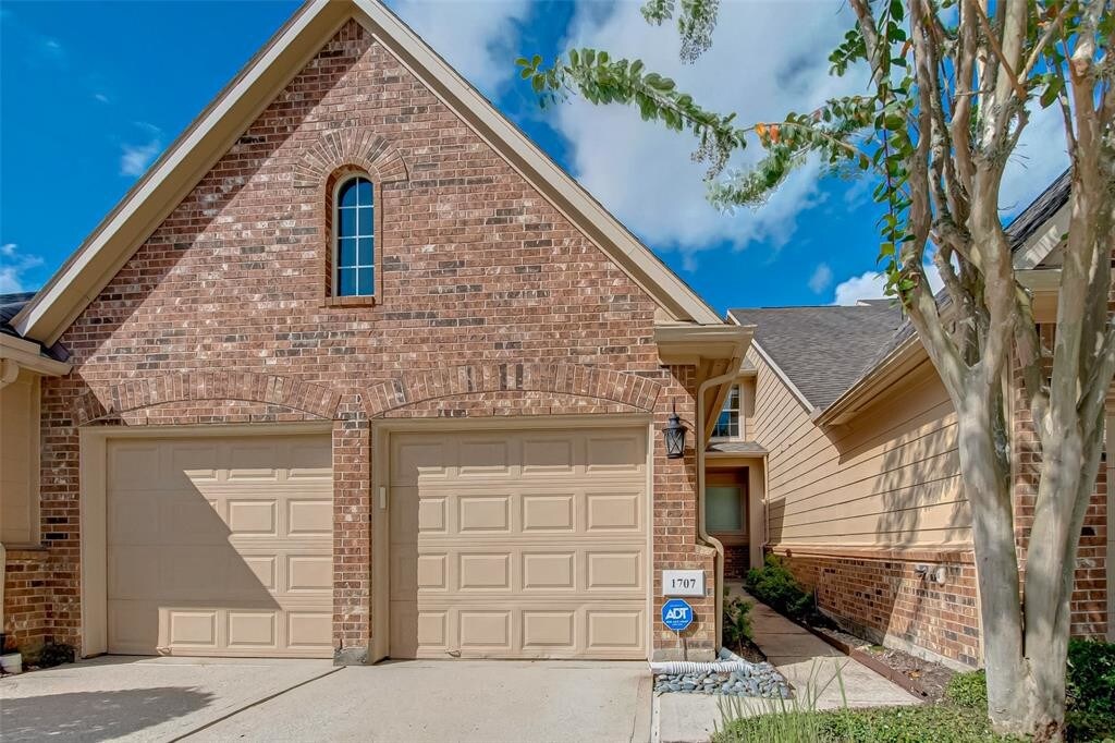 1707 Quiet Pond Dr, Sugar Land, TX 77479 Condo for Rent in Sugar Land