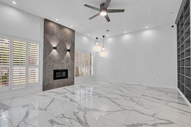 Building Photo - 41 Hickory Oak Dr