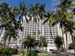 Building Photo - 5401 Collins Ave