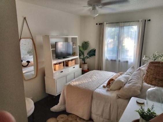 Building Photo - 913 2nd St SE