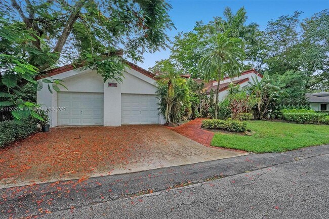 Building Photo - 5740 SW 33rd Terrace