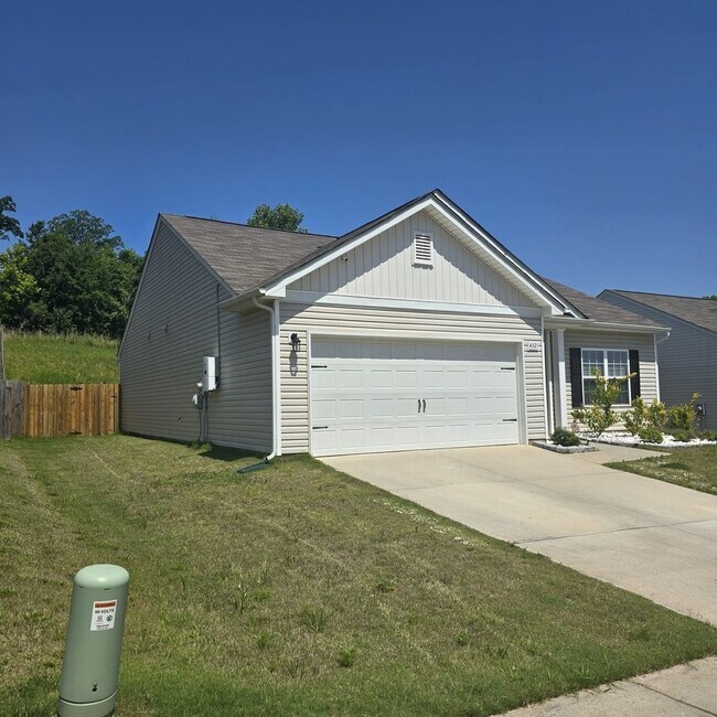 Foto del edificio - Charming 3BR House in Charlotte