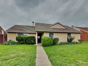 Building Photo - 5026 Red River Trail