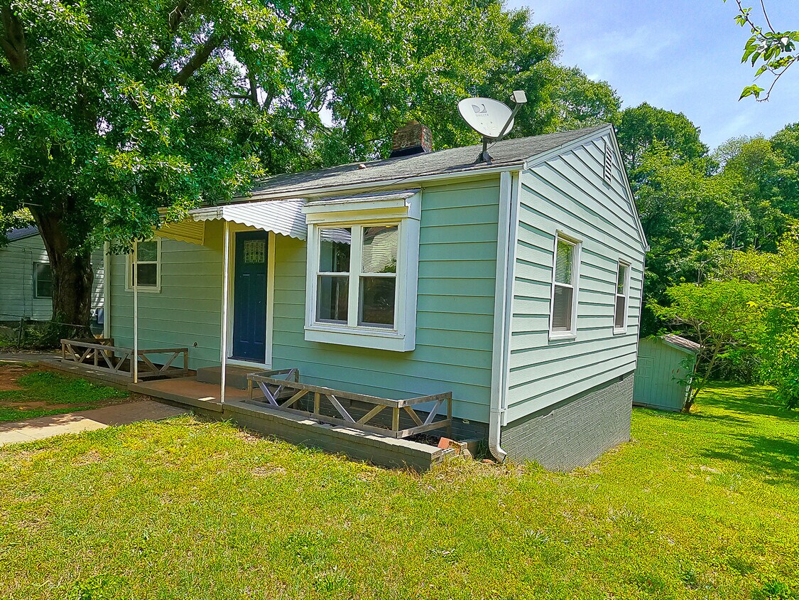 Primary Photo - 110 Irene Cir