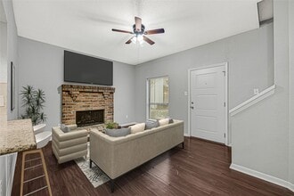 Building Photo - 2425 Augusta Dr
