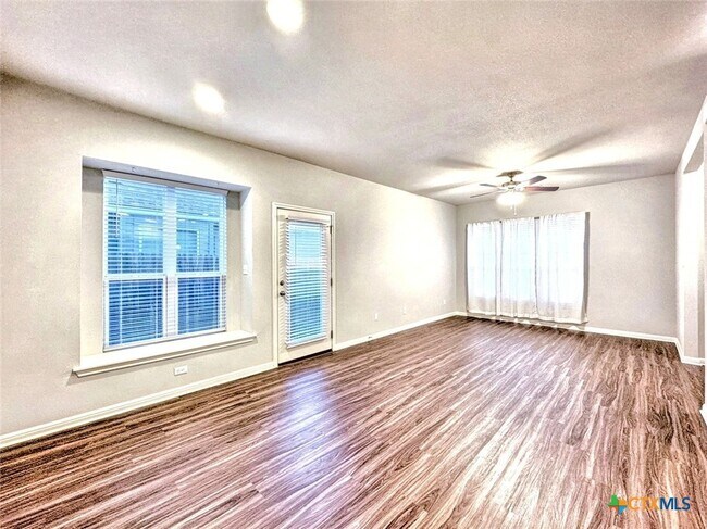 Foto del edificio - 152 Witchhazel Way