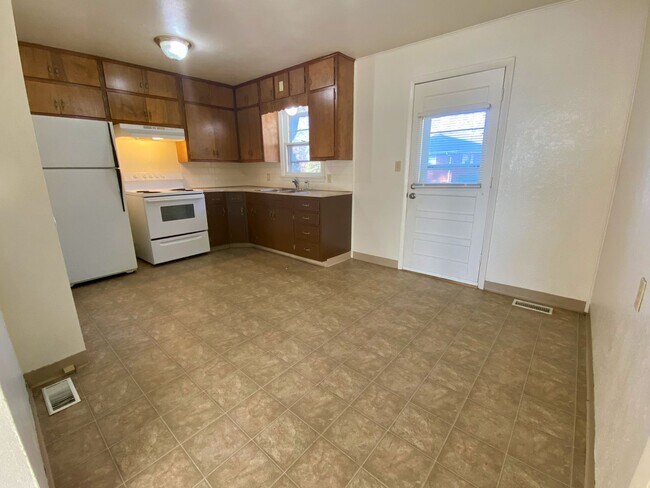 Foto del edificio - 2904-2906 NORTH RIVER BOULEVARD