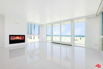 Building Photo - 2419 Ocean Front Walk