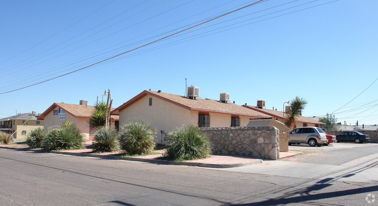 Building Photo - 4530 Moonlight Ave