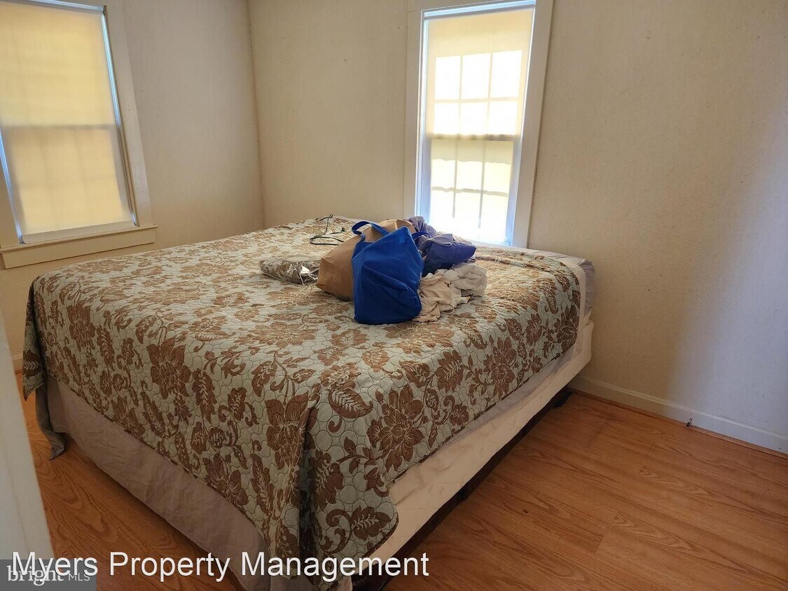 3 br, 1 bath House 711 Washington Avenue House for Rent in Seaford