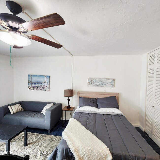 Foto del edificio - 221 Columbia Dr