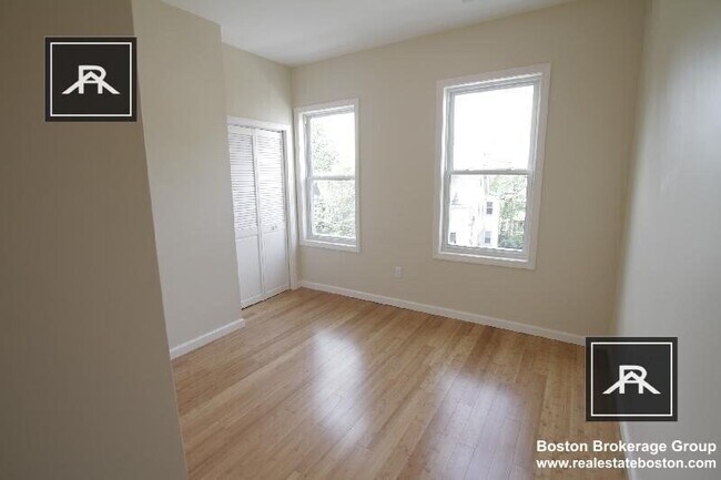 Building Photo - 4 bedroom in Allston MA 02134