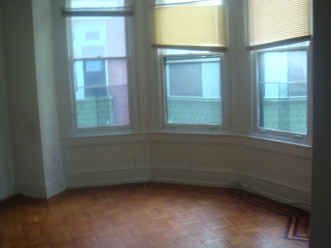 Building Photo - 257 S 45th St